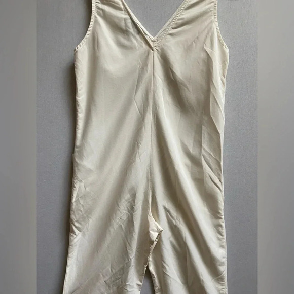 TOPSHOP cream v-neck romper Sz US 4 - Picture 6 of 11